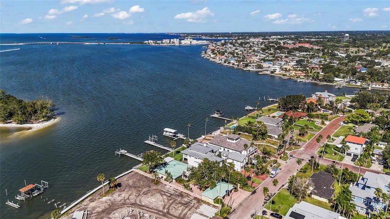 115 Buena Vista Dr, Dunedin, FL 34698