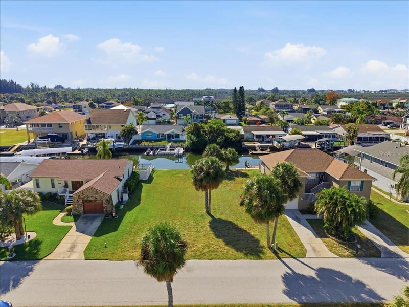Yachtsman Dr, Hudson, FL 34667