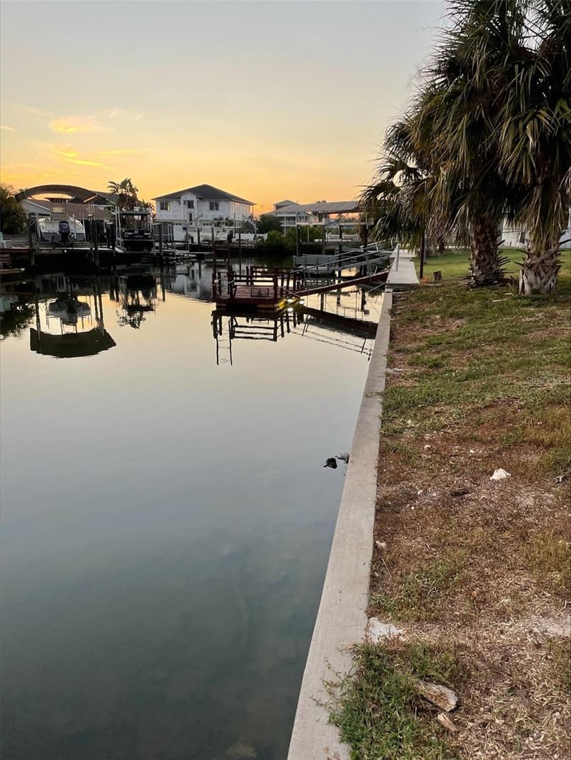 Yachtsman Dr, Hudson, FL 34667