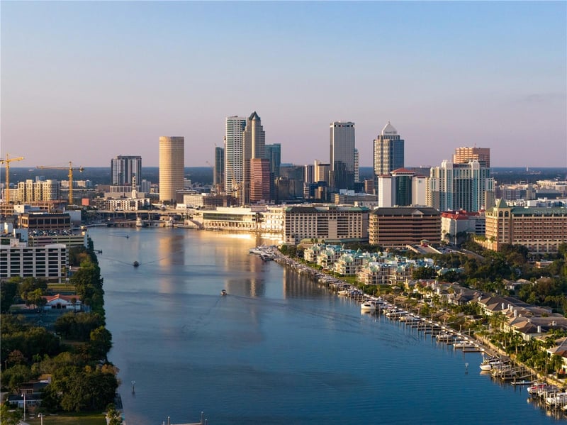 1037 Royal Pass Rd, Tampa, FL 33602