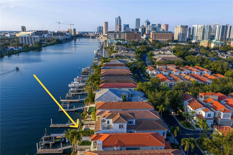 1037 Royal Pass Rd, Tampa, FL 33602