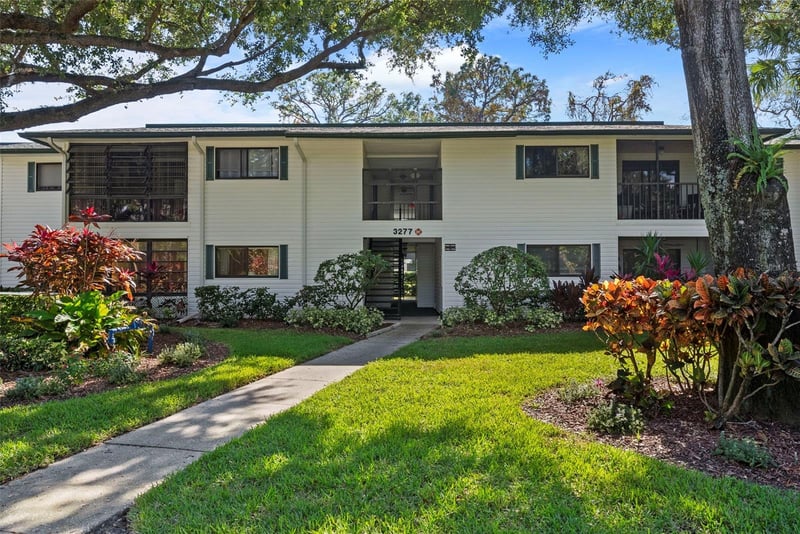 3277 Fox Chase Cir #105, Palm Harbor, FL 34683