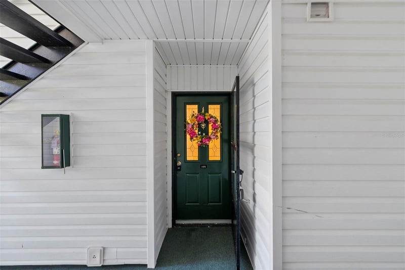 3277 Fox Chase Cir #105, Palm Harbor, FL 34683
