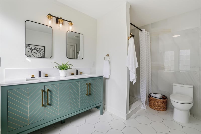 918 45th St, St Petersburg, FL 33713