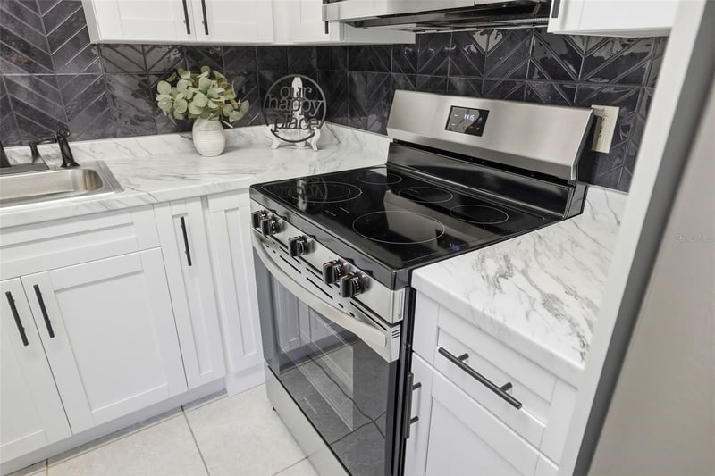 11707 Raintree Village Blvd #C, Temple Terrace, FL 33617