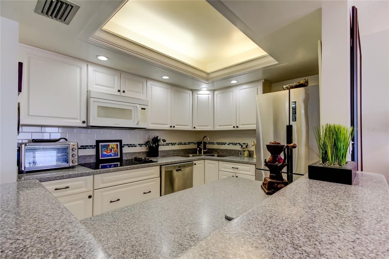 4900 Brittany Dr #608, St Petersburg, FL 33715