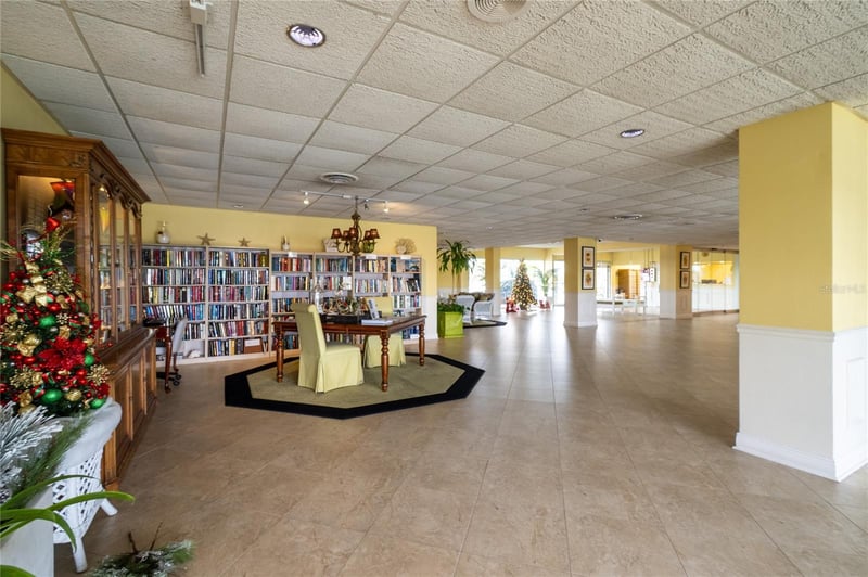 31 Island Way #703, Clearwater Beach, FL 33767
