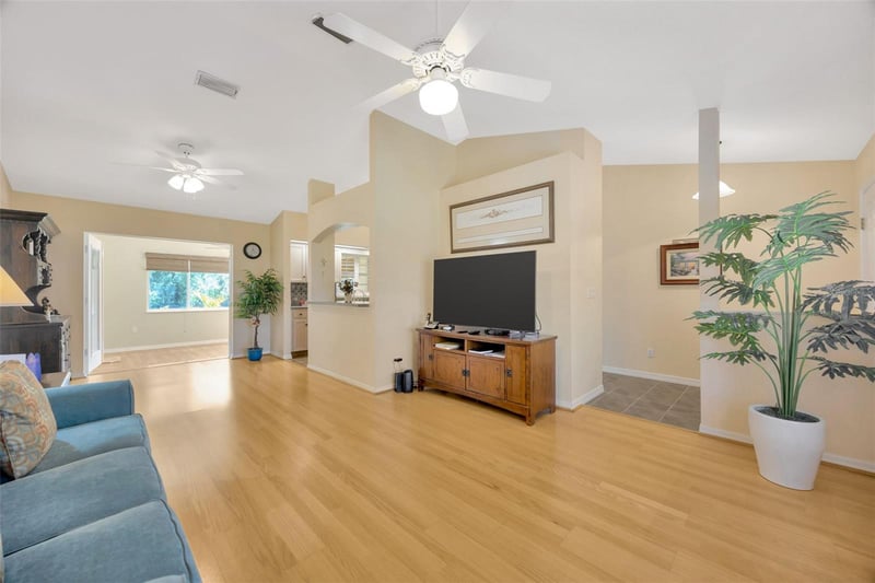 37157 Foxrun Pl, Zephyrhills, FL 33542