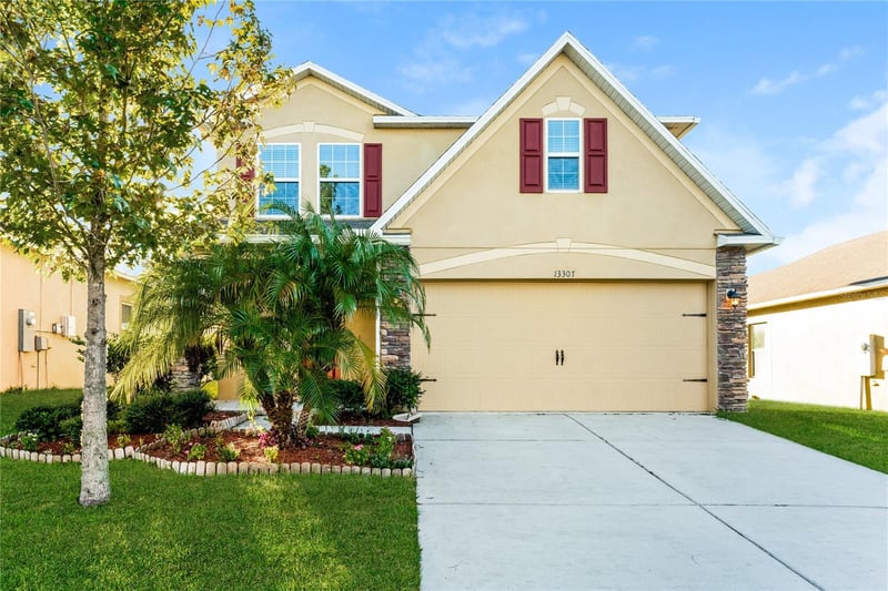 13307 Waterford Castle Dr, Dade City, FL 33525