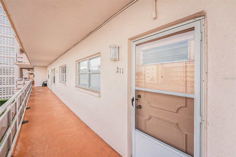5623 80th St #211, St Petersburg, FL 33709