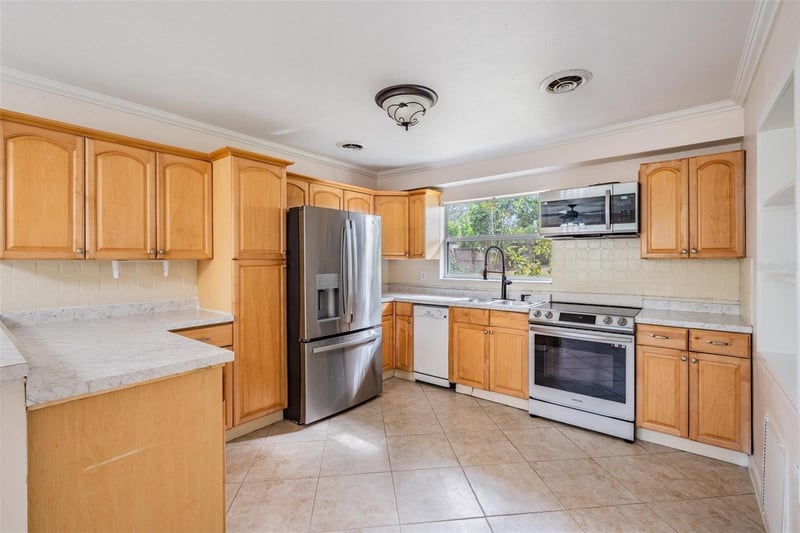 1373 Pinebrook Dr, Clearwater, FL 33755