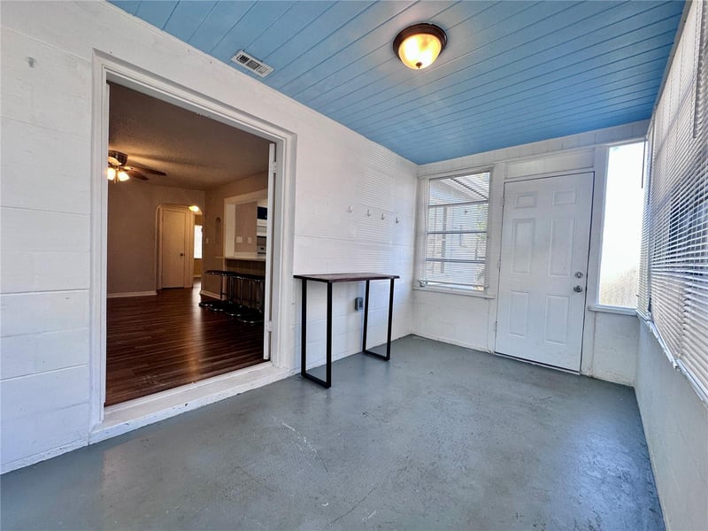 762 Paris Ave, St Petersburg, FL 33701