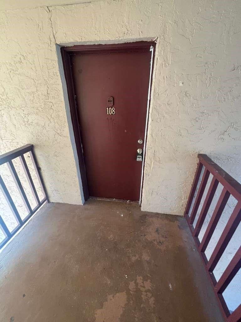 3824 Lake Dr #108, Tampa, FL 33614