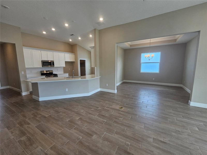 2194 Wise River Ln, Zephyrhills, FL 33541