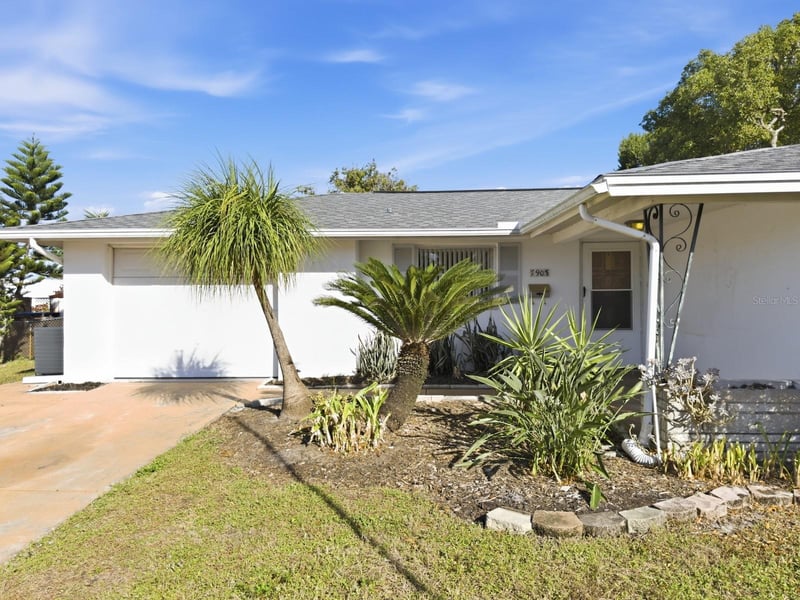 7903 Valmy Ln, Port Richey, FL 34668