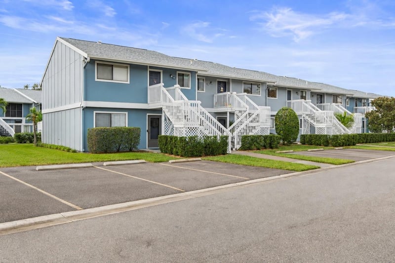 6033 34th St W #83, Bradenton, FL 34210