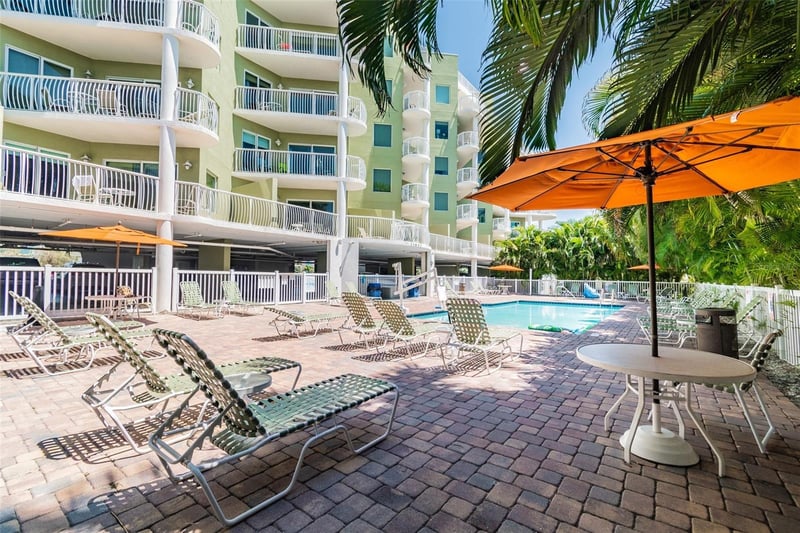11605 Gulf Blvd #208, Treasure Island, FL 33706