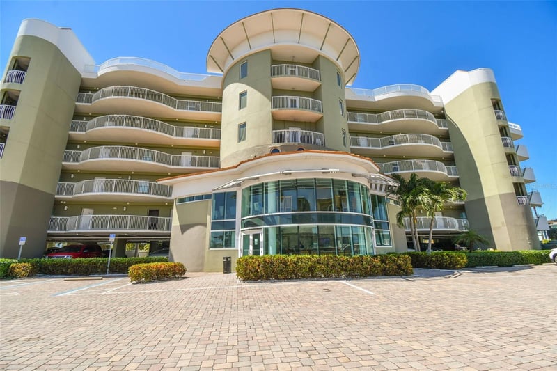 11605 Gulf Blvd #208, Treasure Island, FL 33706
