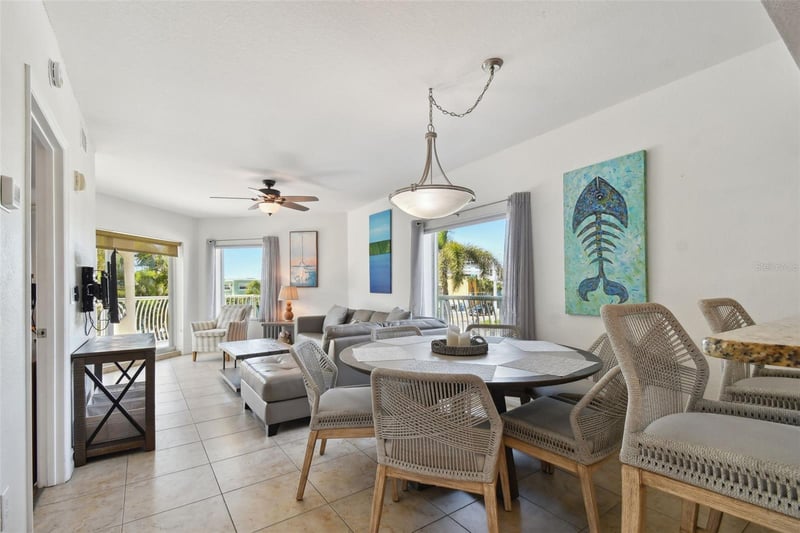 11605 Gulf Blvd #208, Treasure Island, FL 33706