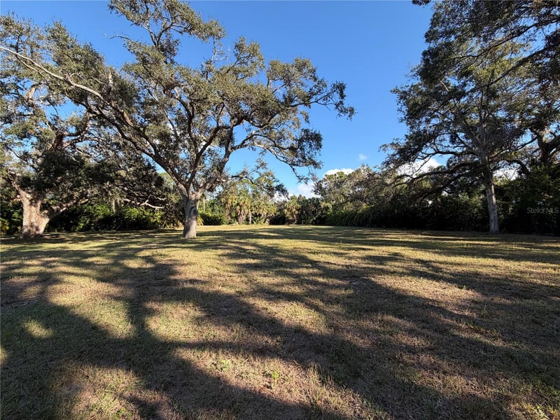 841 Indian Rocks Rd, Belleair, FL 33756