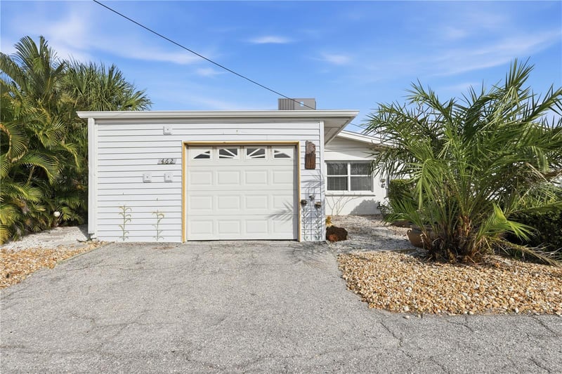 462 63rd St, Holmes Beach, FL 34217