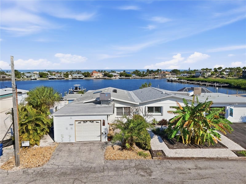 462 63rd St, Holmes Beach, FL 34217