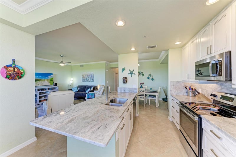 7121 River Hammock Dr #306, Bradenton, FL 34212