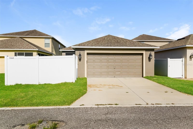 12022 Streambed Dr, Riverview, FL 33579