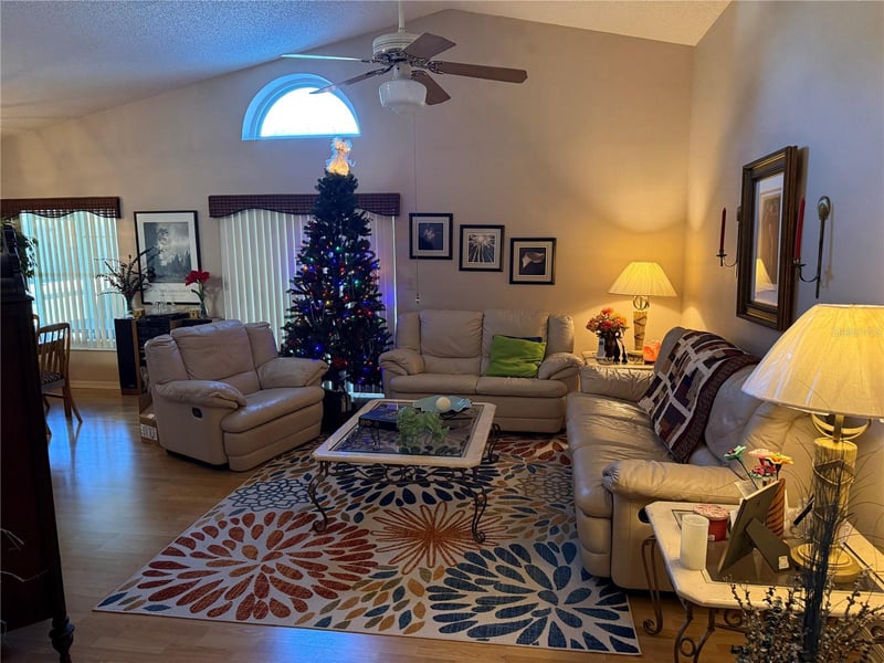 28647 Twinbrook Ln, Wesley Chapel, FL 33543