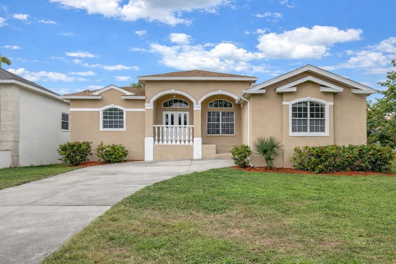 7380 Pebble Beach Ln, Seminole, FL 33777