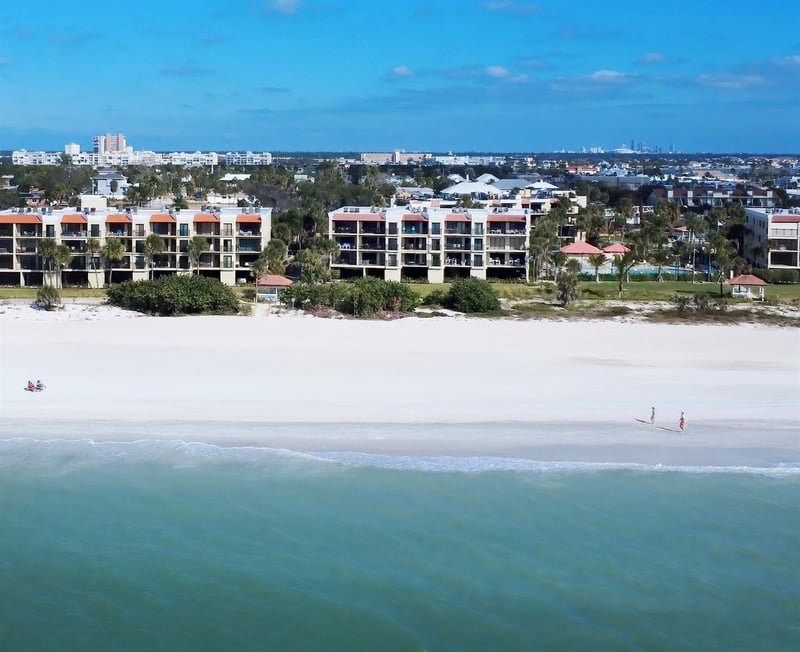 7564 Bayshore Dr #202, Treasure Island, FL 33706