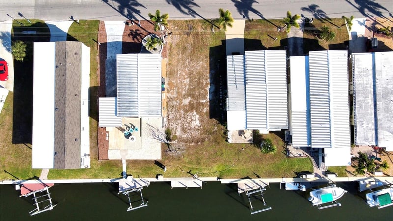 251 Aloha Dr, Palmetto, FL 34221