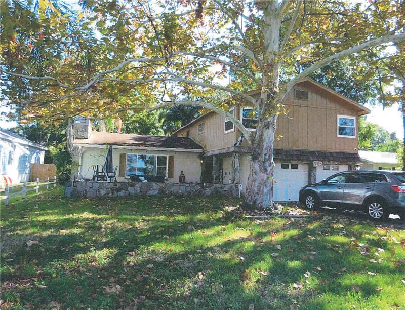 705 Shore Dr, Oldsmar, FL 34677