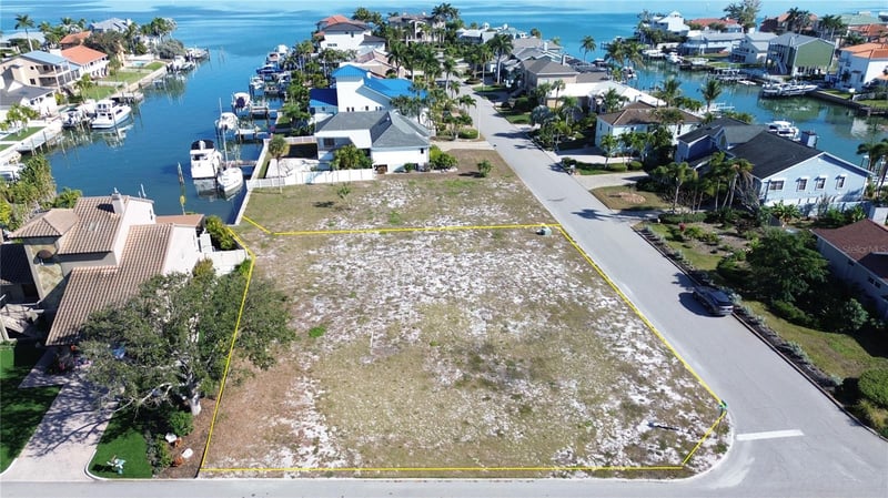 139 9th St, Tierra Verde, FL 33715