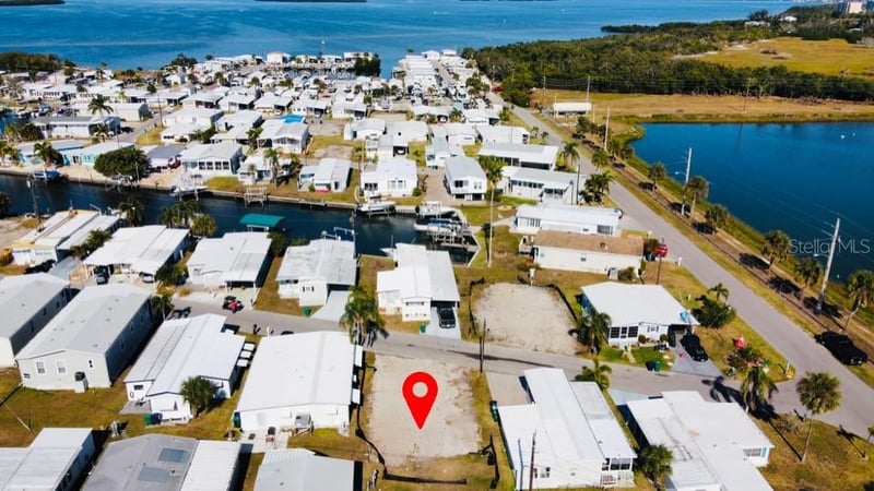 291 Nassau Dr, Palmetto, FL 34221
