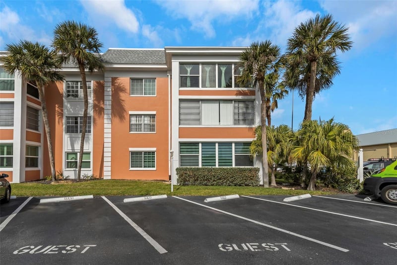 1900 68th St #110, St Petersburg, FL 33710