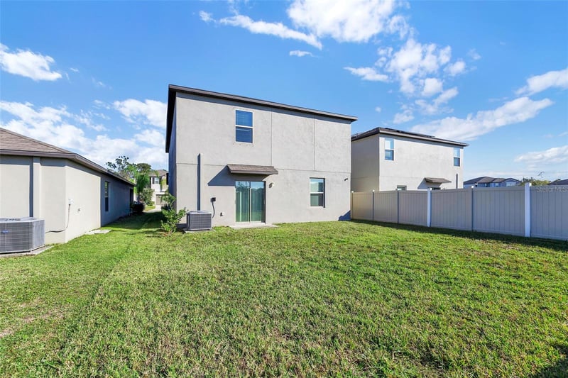 5204 White Chicory Dr, Apollo Beach, FL 33572