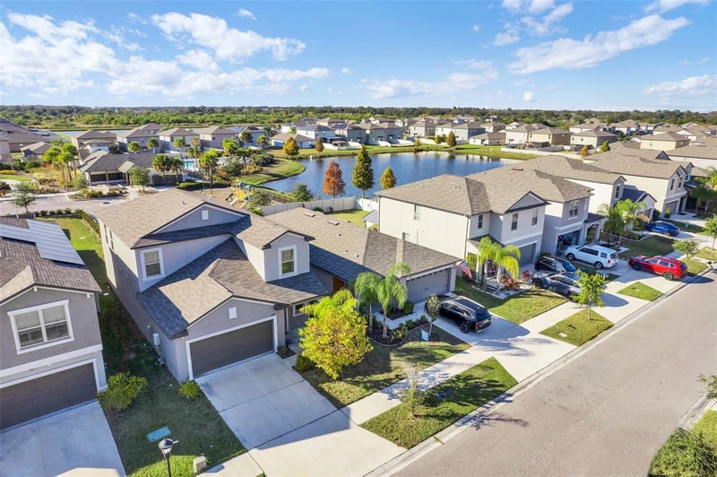 5204 White Chicory Dr, Apollo Beach, FL 33572
