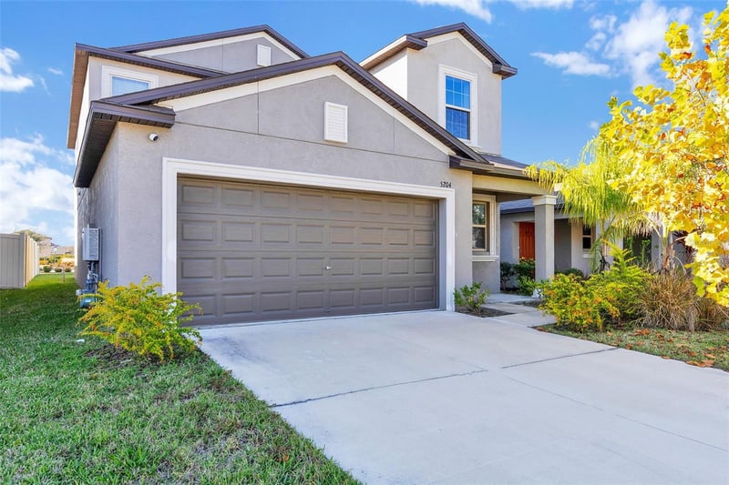 5204 White Chicory Dr, Apollo Beach, FL 33572