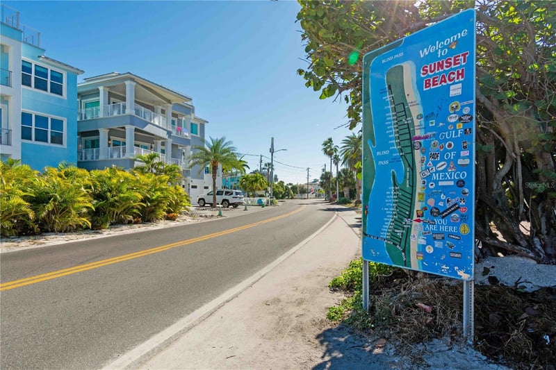 35 79th Ter, Treasure Island, FL 33706