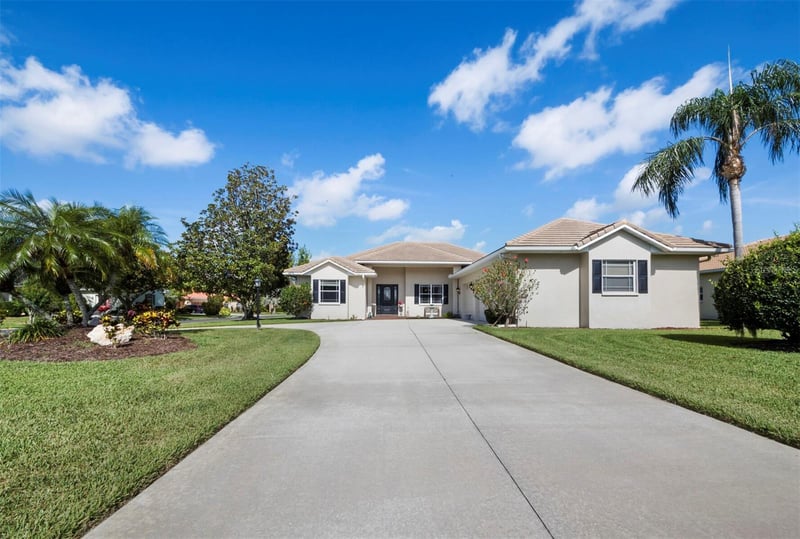 6643 Butlers Crest Dr, Bradenton, FL 34203
