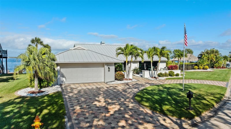5791 Westshore Dr, New Port Richey, FL 34652