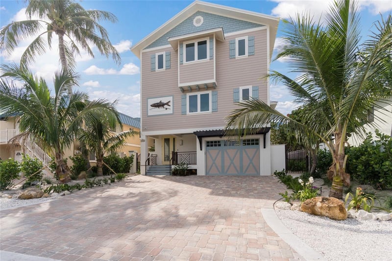 2302 Gulf Dr, Bradenton Beach, FL 34217