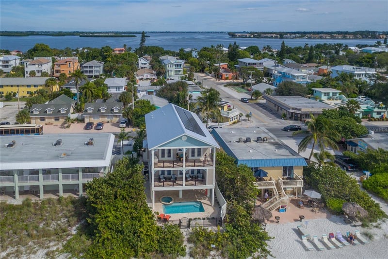 2302 Gulf Dr, Bradenton Beach, FL 34217