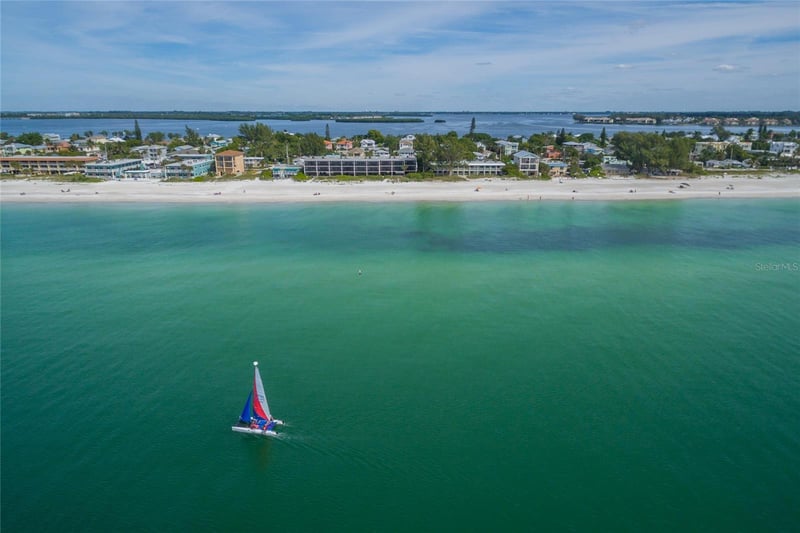 2302 Gulf Dr, Bradenton Beach, FL 34217
