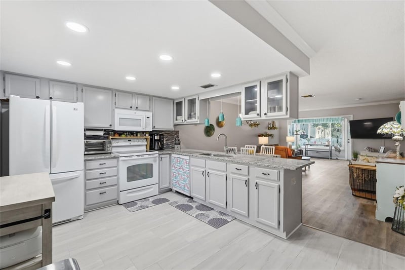 2948 Bancroft Cir #B, Palm Harbor, FL 34683