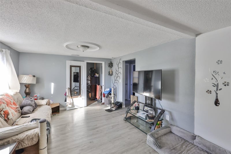 1208 17th St N, St Petersburg, FL 33713