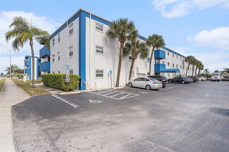350 79th Ave #132, St Petersburg, FL 33702