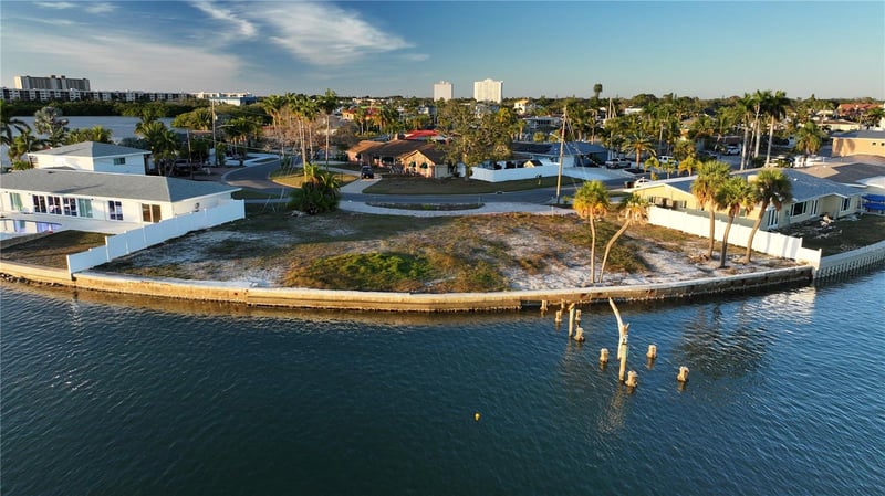 1503 Sea Gull Dr, St Petersburg, FL 33707