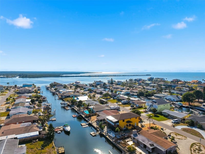 13630 Garris Dr, Hudson, FL 34667